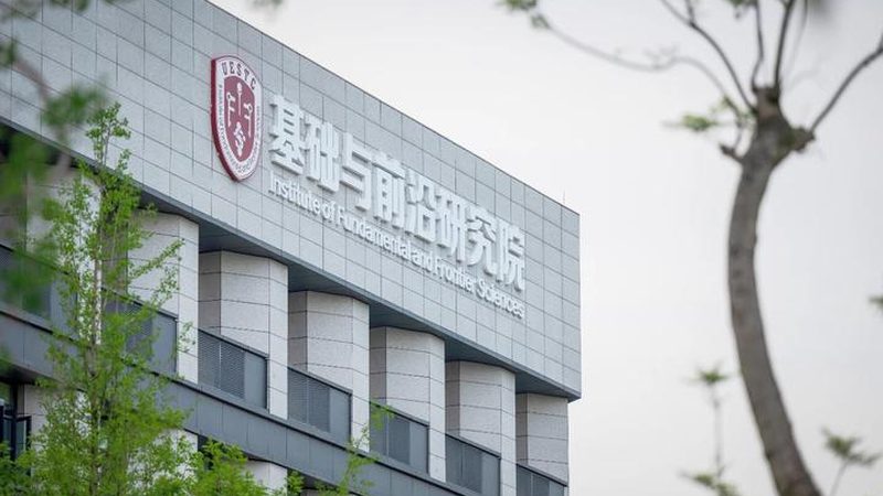 汽车继电器定制：规格要求的深度解析**